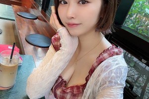 裸体少女视频[蓝光]电影海报